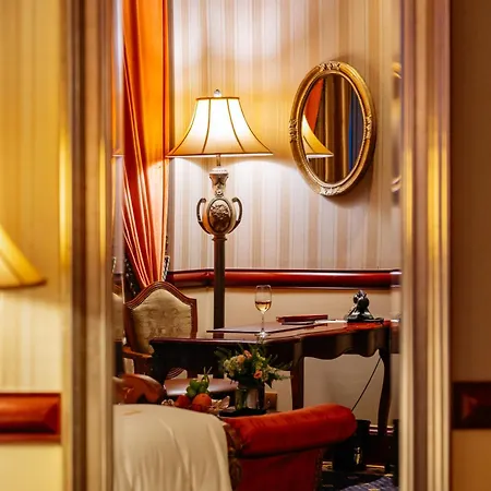 The Imperial Vung Tau Hotel Exterior photo A suite on board the cruise ship